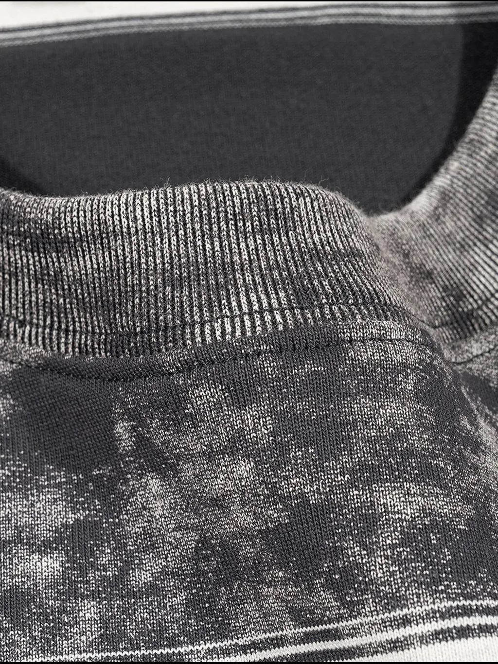 LUXURY TERMINAL - Snow Washed Striped Boxy T-Shirt