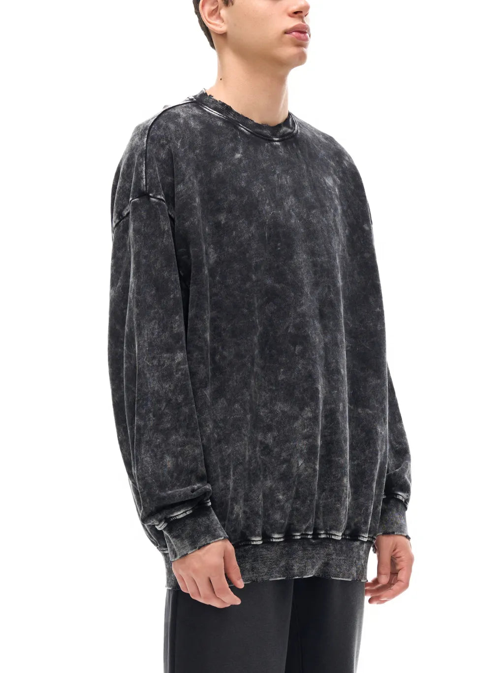 LUXURY TERMINAL - Snow Washed Hand-Frayed Sweatshirt
